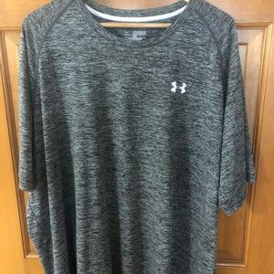 UNDERARMOUR heathered Poly Heatgear tee.  Heather grey.   4XL. Like new